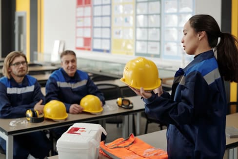Treinamento em Segurança do Trabalho: Capacitando Equipes e Reduzindo Riscos Ocupacionais