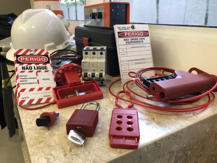 KIT LOTO (Bloqueio e Etiquetagem NR-10)